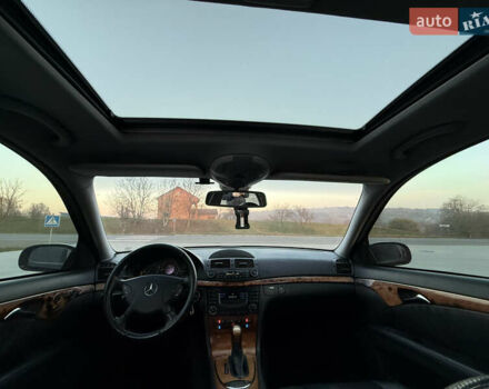 Чорний Мерседес Е-Клас, об'ємом двигуна 3.2 л та пробігом 309 тис. км за 4600 $, фото 26 на Automoto.ua