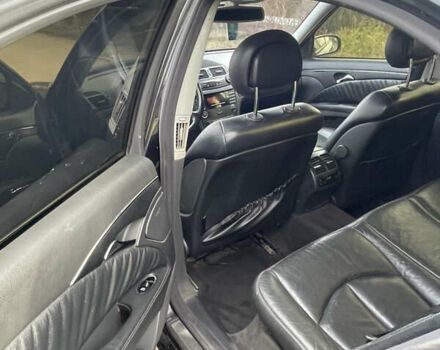 Черный Мерседес Е-Класс, объемом двигателя 2.7 л и пробегом 320 тыс. км за 5450 $, фото 13 на Automoto.ua