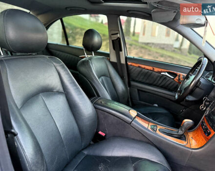 Чорний Мерседес Е-Клас, об'ємом двигуна 3.2 л та пробігом 309 тис. км за 4600 $, фото 31 на Automoto.ua