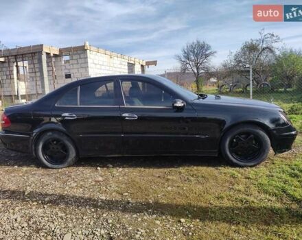 Черный Мерседес Е-Класс, объемом двигателя 1.8 л и пробегом 340 тыс. км за 5100 $, фото 1 на Automoto.ua