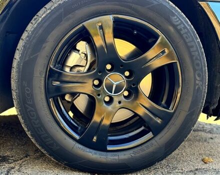 Черный Мерседес Е-Класс, объемом двигателя 1.8 л и пробегом 250 тыс. км за 5999 $, фото 13 на Automoto.ua