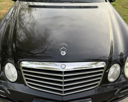 Мерседес Е-Класс 2002 в Николаеве на Automoto.ua Черный Мерседес Е-Класс, объемом двигателя 1.8 л и пробегом 340 тыс. км за 6200 $, фото 2 на Automoto.ua