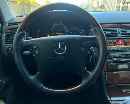 Черный Мерседес Е-Класс, объемом двигателя 2.8 л и пробегом 241 тыс. км за 8490 $, фото 11 на Automoto.ua