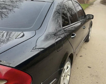 Черный Мерседес Е-Класс, объемом двигателя 2.7 л и пробегом 320 тыс. км за 5450 $, фото 16 на Automoto.ua