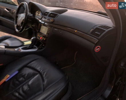 Черный Мерседес Е-Класс, объемом двигателя 2.7 л и пробегом 400 тыс. км за 7299 $, фото 22 на Automoto.ua