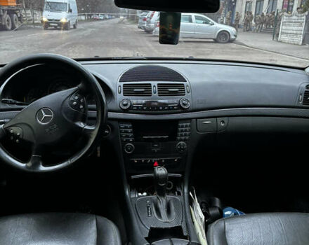 Чорний Мерседес Е-Клас, об'ємом двигуна 2.69 л та пробігом 326 тис. км за 5200 $, фото 8 на Automoto.ua