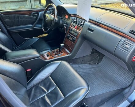 Черный Мерседес Е-Класс, объемом двигателя 2.8 л и пробегом 241 тыс. км за 8490 $, фото 20 на Automoto.ua