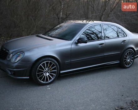 Чорний Мерседес Е-Клас, об'ємом двигуна 5 л та пробігом 320 тис. км за 12000 $, фото 6 на Automoto.ua