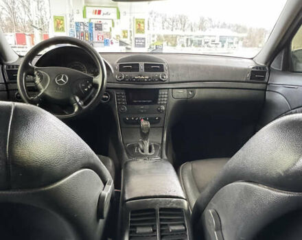 Черный Мерседес Е-Класс, объемом двигателя 2.69 л и пробегом 326 тыс. км за 6000 $, фото 13 на Automoto.ua