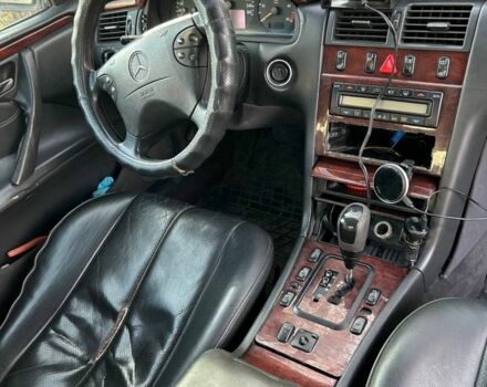 Чорний Мерседес Е-Клас, об'ємом двигуна 0 л та пробігом 250 тис. км за 850 $, фото 3 на Automoto.ua