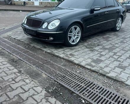 Черный Мерседес Е-Класс, объемом двигателя 2.7 л и пробегом 400 тыс. км за 7000 $, фото 4 на Automoto.ua