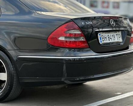Черный Мерседес Е-Класс, объемом двигателя 3.2 л и пробегом 243 тыс. км за 4699 $, фото 6 на Automoto.ua