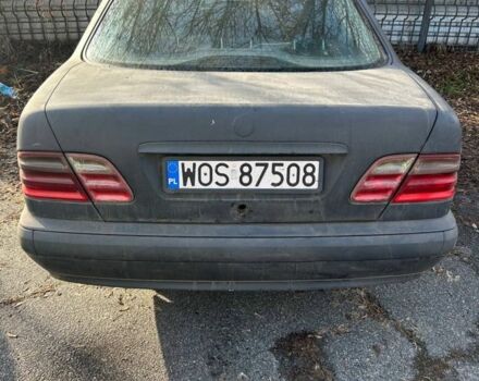 Чорний Мерседес Е-Клас, об'ємом двигуна 0 л та пробігом 250 тис. км за 850 $, фото 1 на Automoto.ua