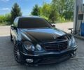 Черный Мерседес Е-Класс, объемом двигателя 5 л и пробегом 300 тыс. км за 11000 $, фото 2 на Automoto.ua