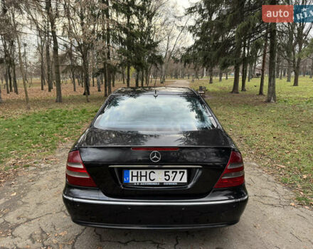 Черный Мерседес Е-Класс, объемом двигателя 3.2 л и пробегом 340 тыс. км за 2999 $, фото 4 на Automoto.ua