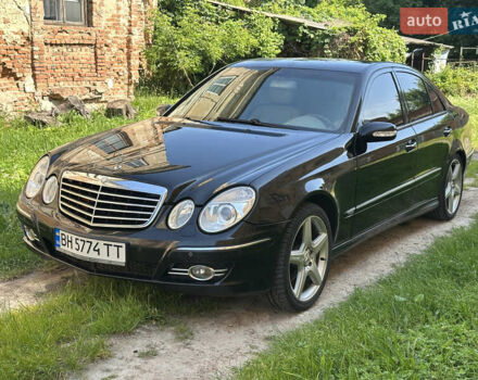 Черный Мерседес Е-Класс, объемом двигателя 3.2 л и пробегом 300 тыс. км за 4500 $, фото 1 на Automoto.ua