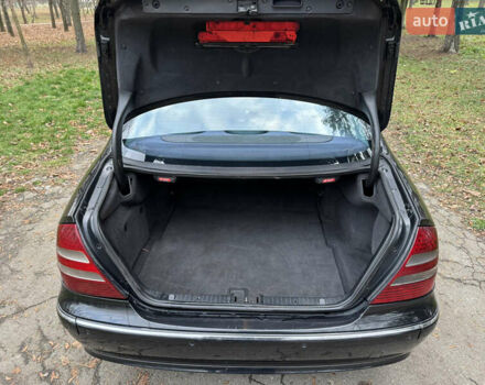 Черный Мерседес Е-Класс, объемом двигателя 3.2 л и пробегом 340 тыс. км за 2999 $, фото 13 на Automoto.ua