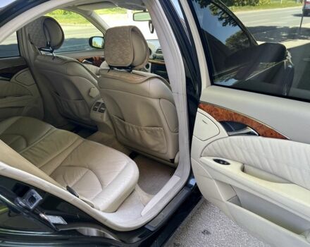 Черный Мерседес Е-Класс, объемом двигателя 2.4 л и пробегом 299 тыс. км за 6500 $, фото 17 на Automoto.ua