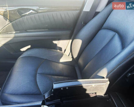 Чорний Мерседес Е-Клас, об'ємом двигуна 3.2 л та пробігом 170 тис. км за 8500 $, фото 19 на Automoto.ua