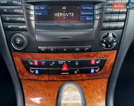 Чорний Мерседес Е-Клас, об'ємом двигуна 3.2 л та пробігом 309 тис. км за 4600 $, фото 24 на Automoto.ua