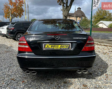 Черный Мерседес Е-Класс, объемом двигателя 1.8 л и пробегом 330 тыс. км за 9000 $, фото 4 на Automoto.ua