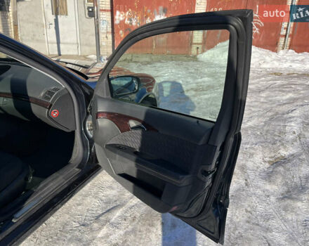 Черный Мерседес Е-Класс, объемом двигателя 2.2 л и пробегом 274 тыс. км за 8800 $, фото 29 на Automoto.ua