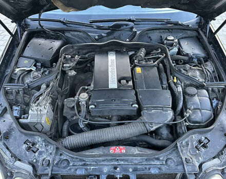 Мерседес Е-Класс 2003 в Дунаевцах на Automoto.ua Черный Мерседес Е-Класс, объемом двигателя 1.8 л и пробегом 265 тыс. км за 6400 $, фото 6 на Automoto.ua