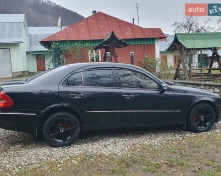 Черный Мерседес Е-Класс, объемом двигателя 2.7 л и пробегом 310 тыс. км за 5500 $, фото 13 на Automoto.ua