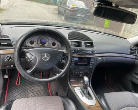 Чорний Мерседес Е-Клас, об'ємом двигуна 1.8 л та пробігом 300 тис. км за 4999 $, фото 5 на Automoto.ua