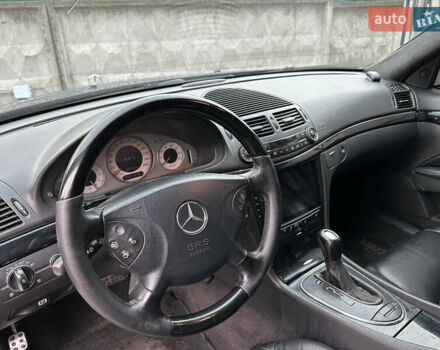 Чорний Мерседес Е-Клас, об'ємом двигуна 5 л та пробігом 250 тис. км за 8000 $, фото 17 на Automoto.ua