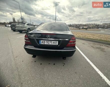 Черный Мерседес Е-Класс, объемом двигателя 3.2 л и пробегом 483 тыс. км за 5500 $, фото 16 на Automoto.ua