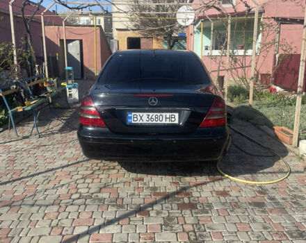 Черный Мерседес Е-Класс, объемом двигателя 2.2 л и пробегом 296 тыс. км за 6900 $, фото 8 на Automoto.ua