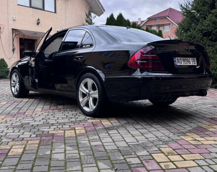 Черный Мерседес Е-Класс, объемом двигателя 3.2 л и пробегом 375 тыс. км за 8000 $, фото 4 на Automoto.ua