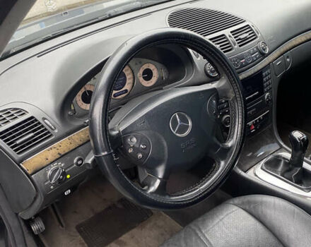 Чорний Мерседес Е-Клас, об'ємом двигуна 2.15 л та пробігом 458 тис. км за 7500 $, фото 5 на Automoto.ua