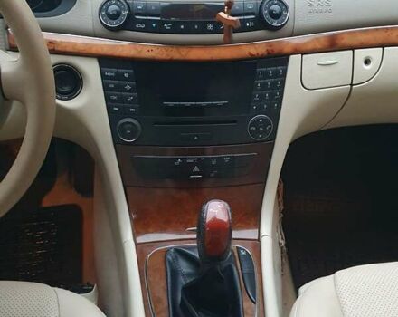 Черный Мерседес Е-Класс, объемом двигателя 2.7 л и пробегом 310 тыс. км за 5500 $, фото 36 на Automoto.ua