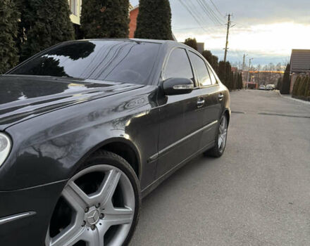 Черный Мерседес Е-Класс, объемом двигателя 2.6 л и пробегом 346 тыс. км за 6400 $, фото 2 на Automoto.ua