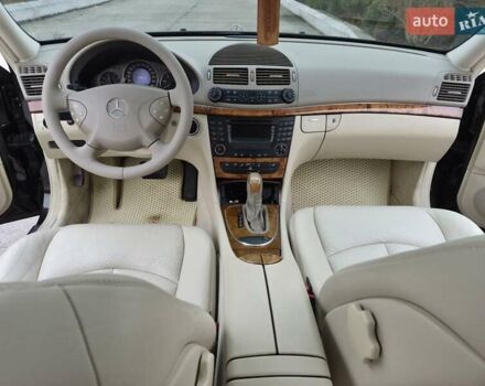 Чорний Мерседес Е-Клас, об'ємом двигуна 2.7 л та пробігом 203 тис. км за 10300 $, фото 17 на Automoto.ua