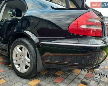 Черный Мерседес Е-Класс, объемом двигателя 1.8 л и пробегом 320 тыс. км за 8500 $, фото 19 на Automoto.ua