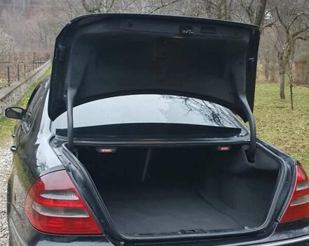 Черный Мерседес Е-Класс, объемом двигателя 2.7 л и пробегом 310 тыс. км за 5500 $, фото 46 на Automoto.ua