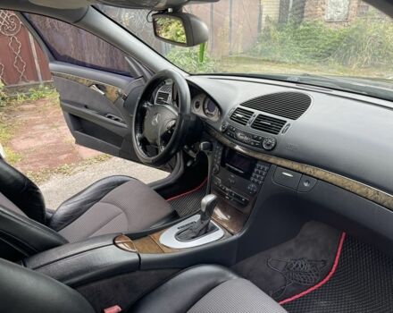 Чорний Мерседес Е-Клас, об'ємом двигуна 1.8 л та пробігом 300 тис. км за 4999 $, фото 10 на Automoto.ua