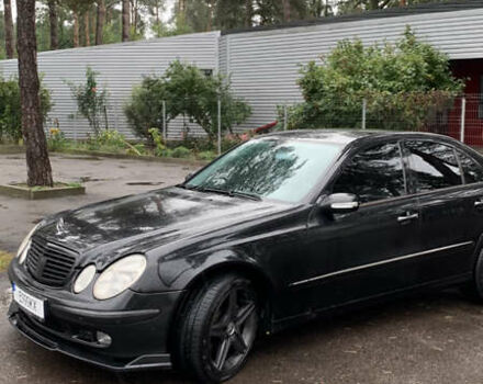 Чорний Мерседес Е-Клас, об'ємом двигуна 4.97 л та пробігом 351 тис. км за 9000 $, фото 4 на Automoto.ua