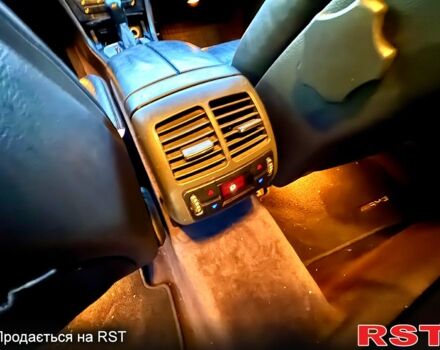 Черный Мерседес Е-Класс, объемом двигателя 3.2 л и пробегом 300 тыс. км за 4800 $, фото 3 на Automoto.ua