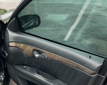 Чорний Мерседес Е-Клас, об'ємом двигуна 4.97 л та пробігом 351 тис. км за 9000 $, фото 12 на Automoto.ua