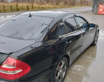 Черный Мерседес Е-Класс, объемом двигателя 1.8 л и пробегом 40 тыс. км за 5700 $, фото 3 на Automoto.ua