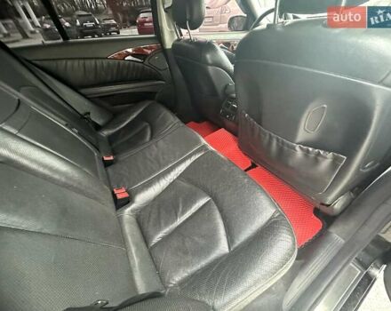 Черный Мерседес Е-Класс, объемом двигателя 3.2 л и пробегом 483 тыс. км за 5500 $, фото 31 на Automoto.ua