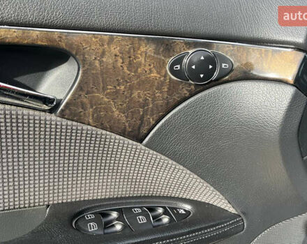 Черный Мерседес Е-Класс, объемом двигателя 1.8 л и пробегом 330 тыс. км за 9000 $, фото 17 на Automoto.ua