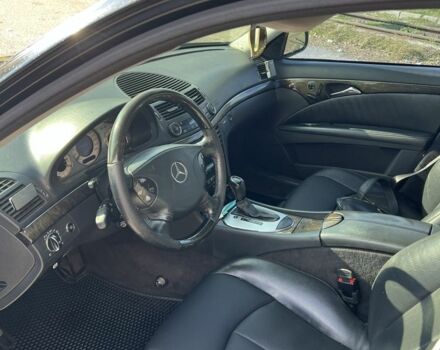 Чорний Мерседес Е-Клас, об'ємом двигуна 2.6 л та пробігом 240 тис. км за 5999 $, фото 6 на Automoto.ua