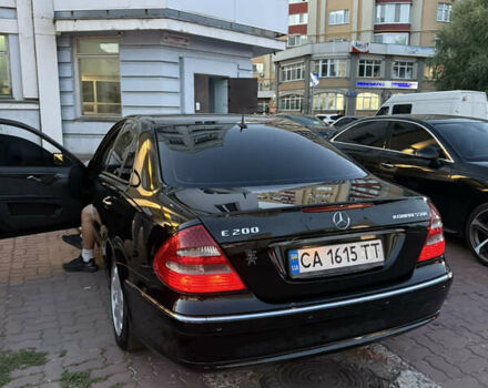 Черный Мерседес Е-Класс, объемом двигателя 1.8 л и пробегом 290 тыс. км за 5500 $, фото 1 на Automoto.ua
