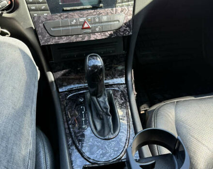 Черный Мерседес Е-Класс, объемом двигателя 2.7 л и пробегом 440 тыс. км за 7000 $, фото 10 на Automoto.ua