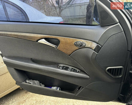 Черный Мерседес Е-Класс, объемом двигателя 3.22 л и пробегом 380 тыс. км за 8999 $, фото 8 на Automoto.ua